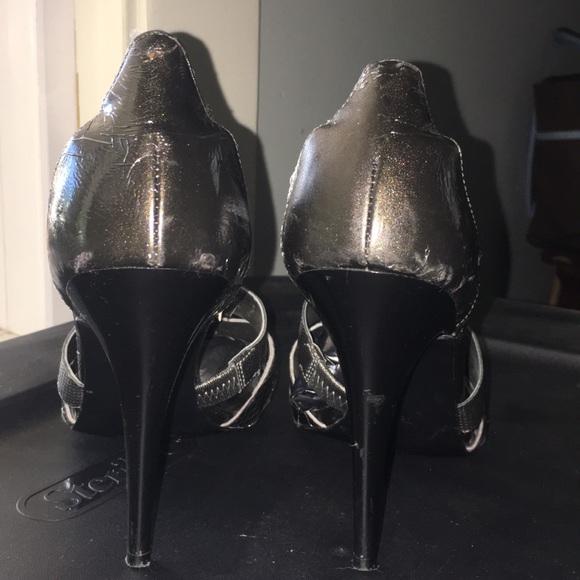 Guess Metallic Heels sz 7 1/2 - Picture 8 of 8